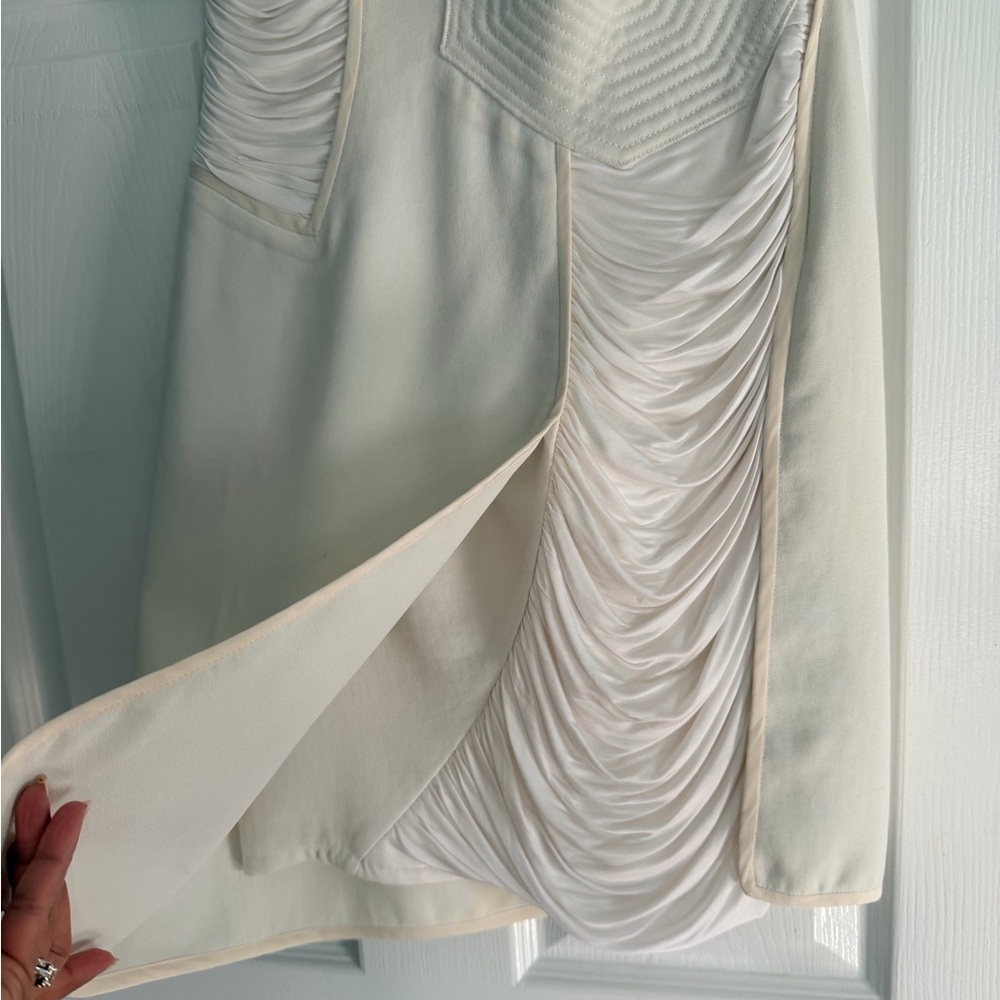 BCBGMaxAzria White One-Shoulder Bodycon Mini Dress - Picture 3 of 7